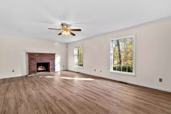Cresco, PA 18326,127 Ladderback LN