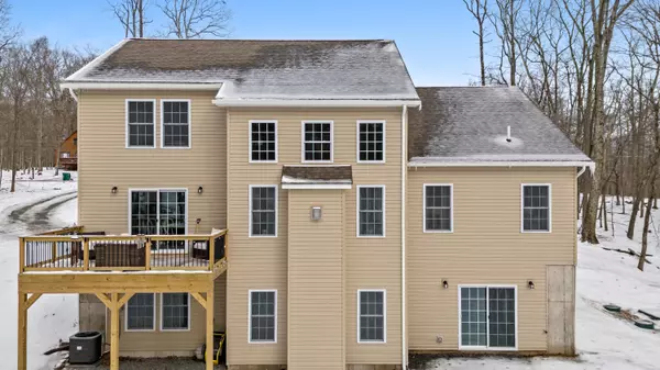 Hawley, PA 18428,146 Cottonwood DR