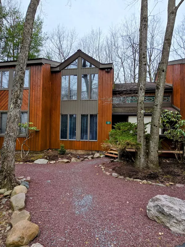 22 Finch GRV, Lake Harmony, PA 18624