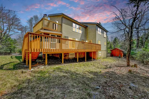 Long Pond, PA 18334,445 Minsi TRL