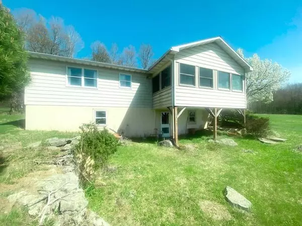 Honesdale, PA 18431,41 King Arthurs CT