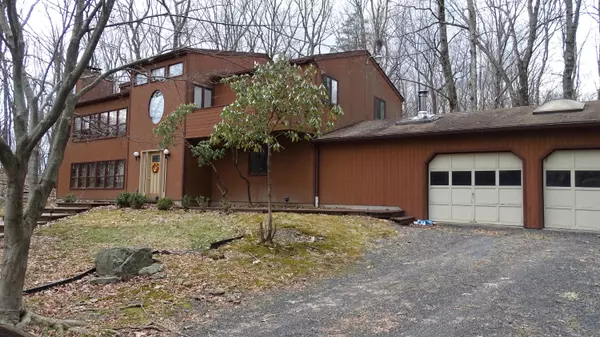 East Stroudsburg, PA 18301,6138 Wales CT