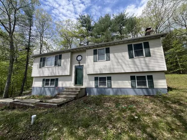 2637 Fernwood AVE, Bartonsville, PA 18321