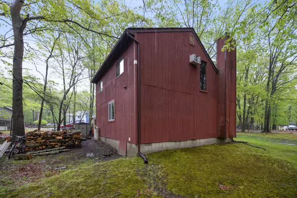 235 Scenic DR, East Stroudsburg, PA 18302