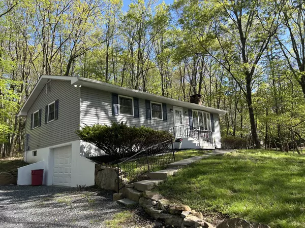 3237 Woodcrest AVE,  Effort,  PA 18330