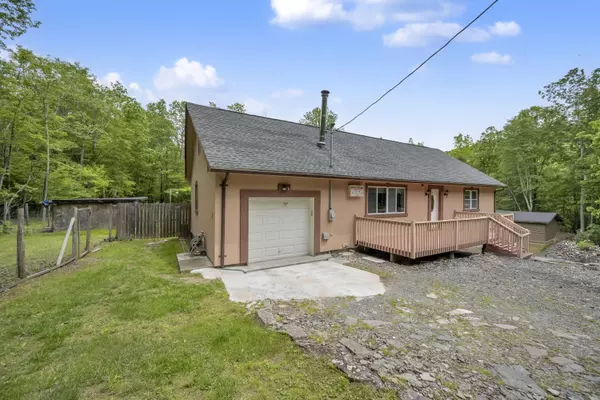Cresco, PA 18326,233 Vista RD