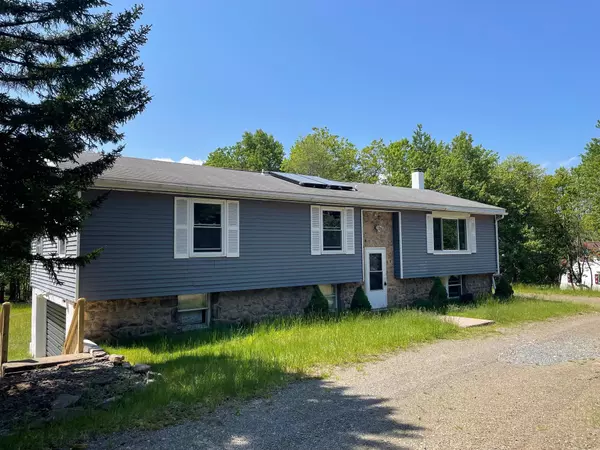 215 Fawn LN,  Albrightsville,  PA 18210