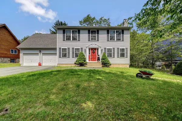 128 Embill DR, Blakeslee, PA 18610