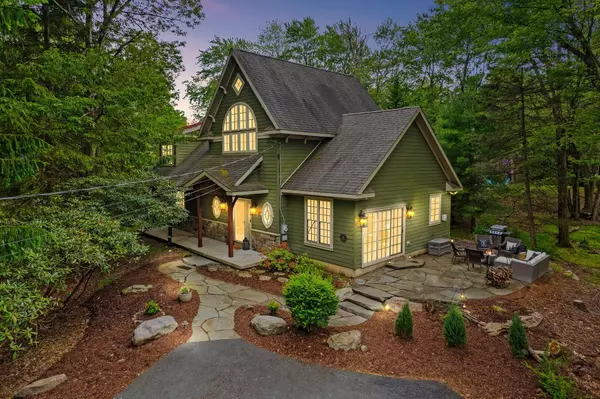 7 Red Oak RD, Lake Harmony, PA 18624