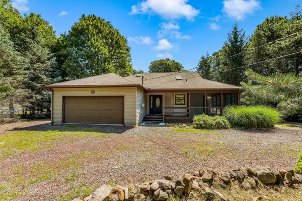 28 Penn Forest TRL, Albrightsville, PA 18210