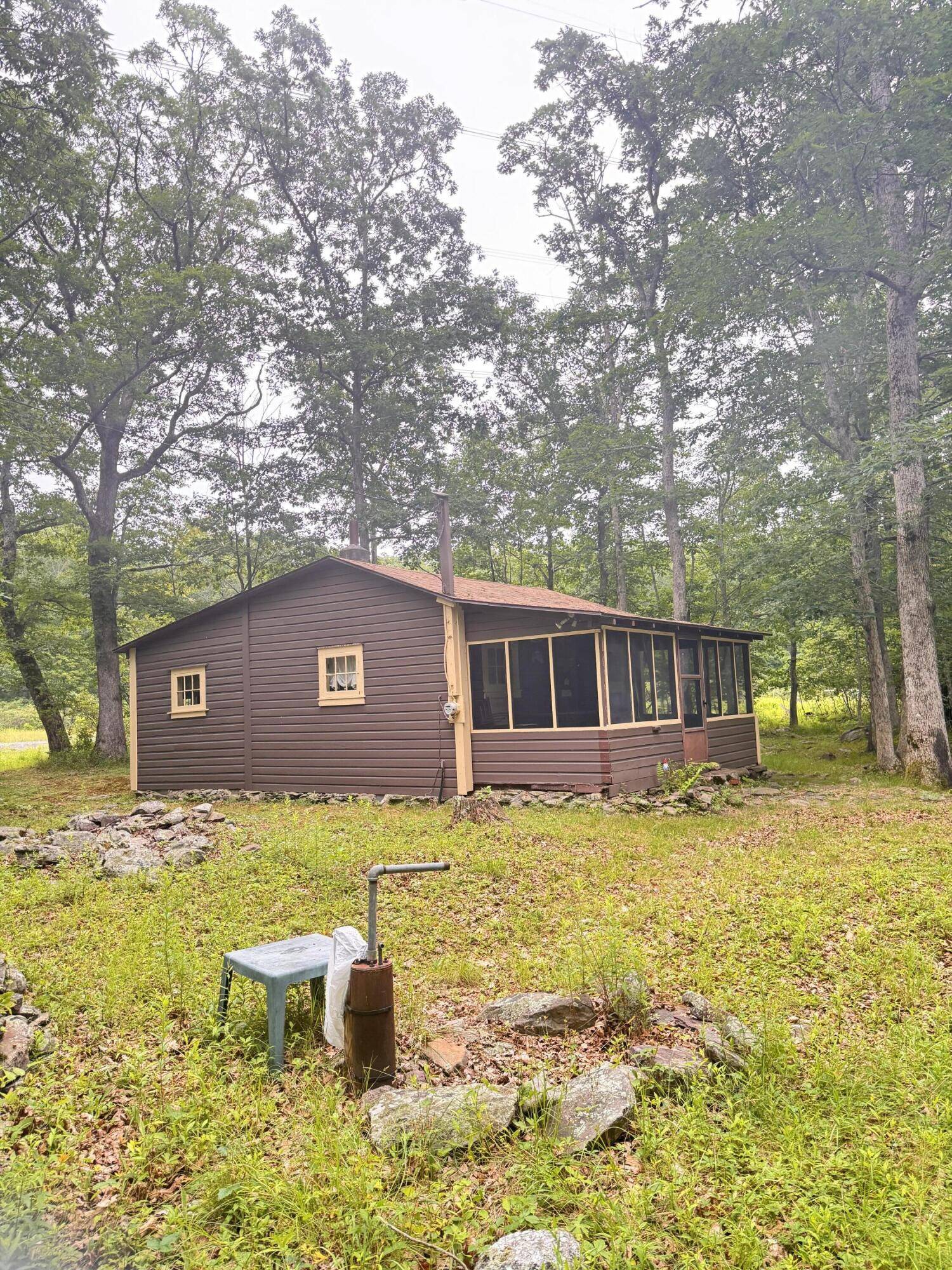 Dingmans Ferry, PA 18328,111 Bushkill Cabin Colony RD
