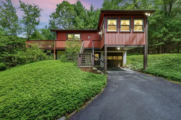 7319 Moss DR, Swiftwater, PA 18370