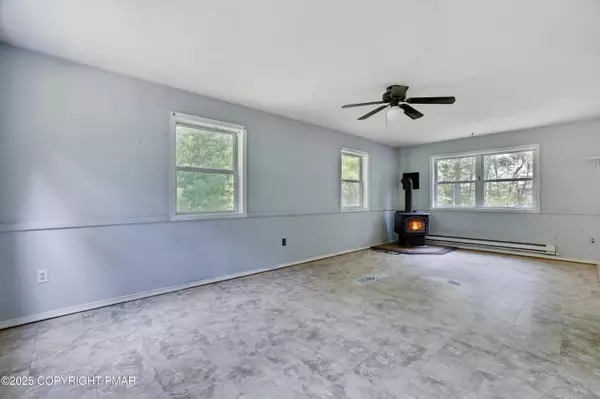 Dingmans Ferry, PA 18328,140 Bernadette DR