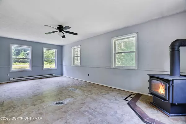 Dingmans Ferry, PA 18328,140 Bernadette DR