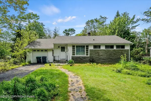 119 Knob RD,  Mount Pocono,  PA 18344