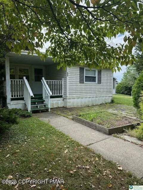 222 Molly Pitcher RD, Mount Bethel, PA 18343