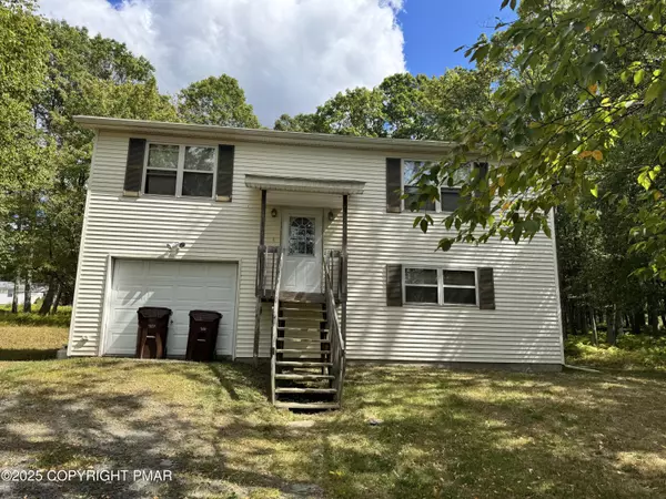2127 Bushkill CIR, Bushkill, PA 18324