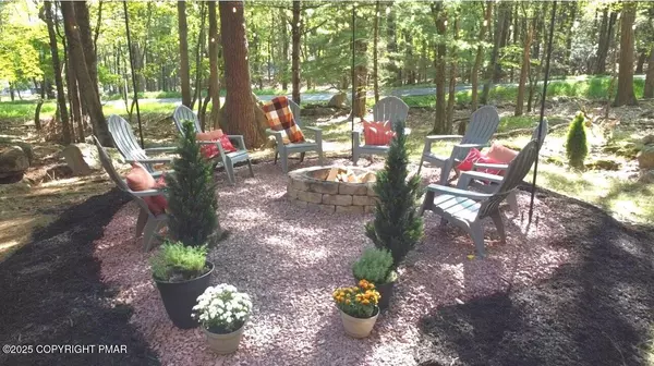 Lake Harmony, PA 18624,19 Maplewood RD