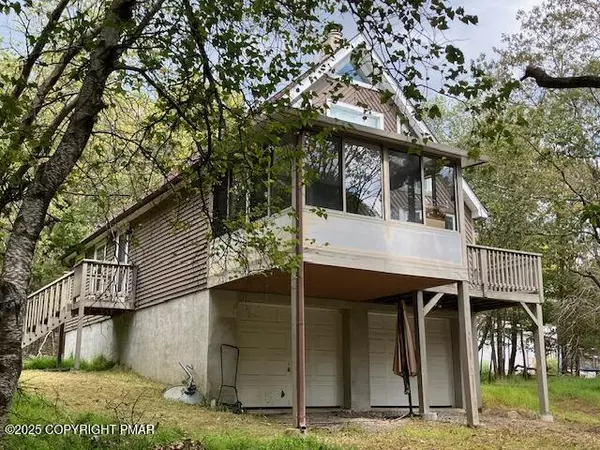 117 Lower Notch RD, Albrightsville, PA 18210