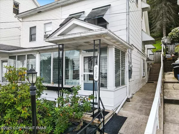 Nesquehoning, PA 18240,229 W High ST