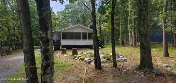 Bushkill, PA 18324,4932 w pine ridge