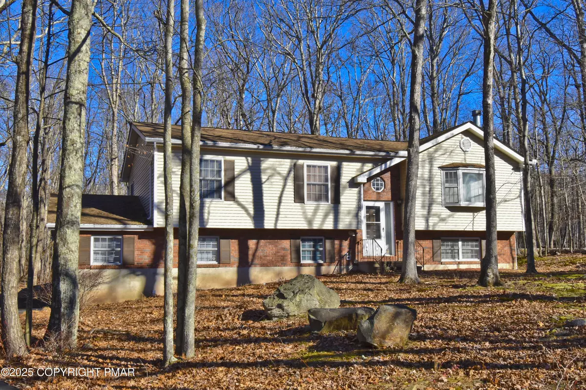 East Stroudsburg, PA 18301,8212 Pine Grove DR