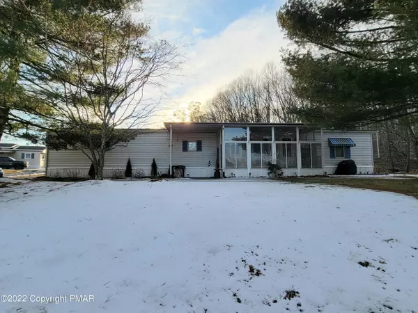 402 UPPER PMHE NORTH DR, East Stroudsburg, PA 18302