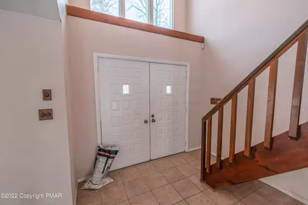 East Stroudsburg, PA 18301,3159 Greenbriar DR