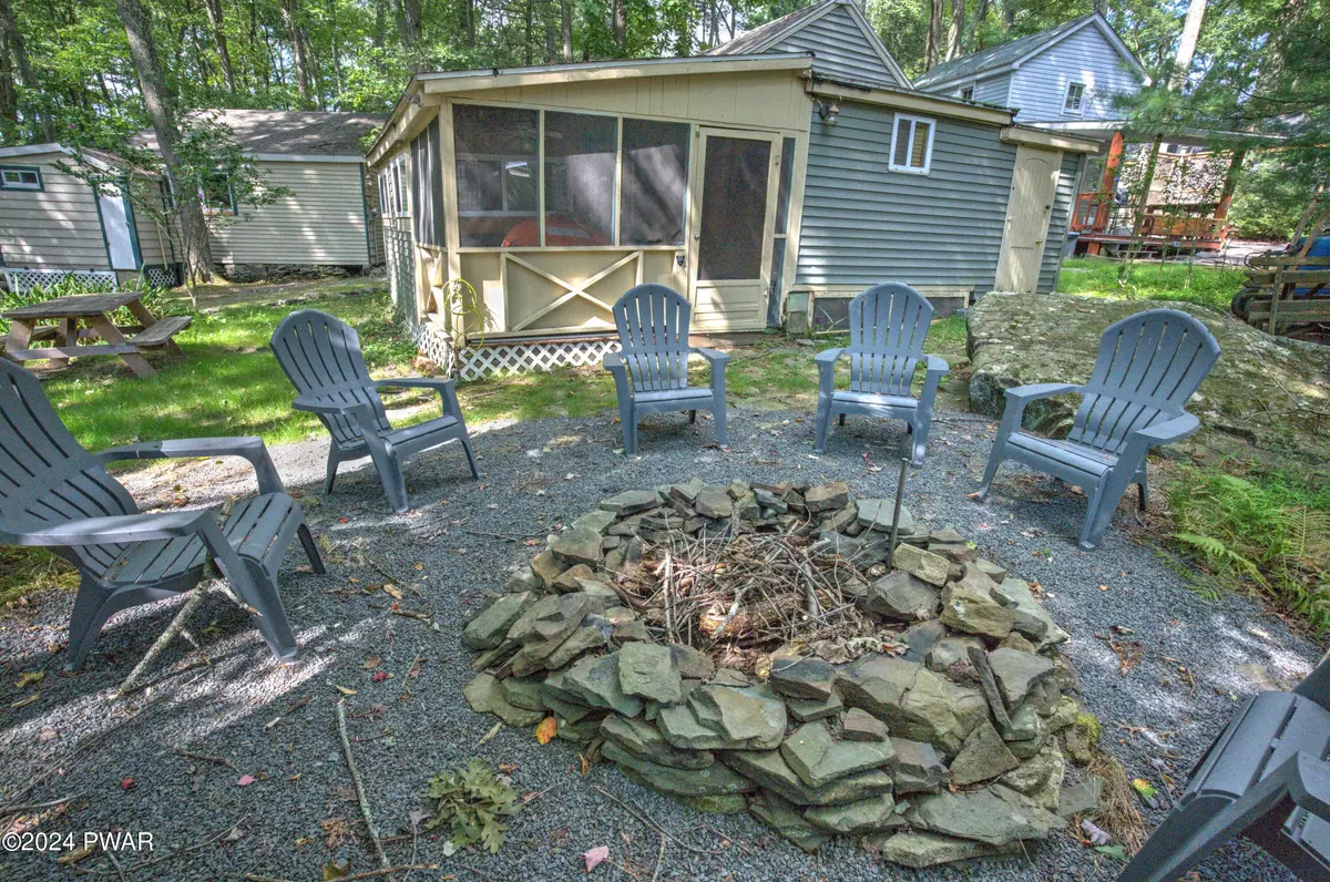 Hawley, PA 18428,92 Circle DR