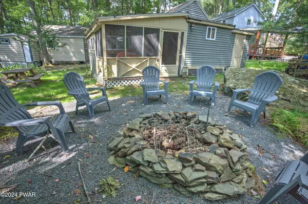 92 Circle DR,  Hawley,  PA 18428