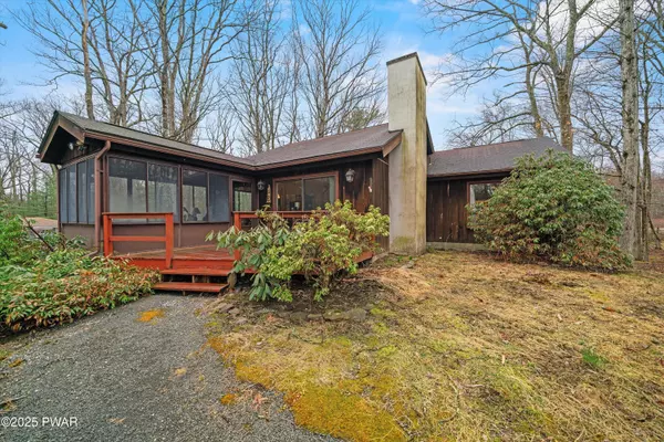 120 Burning Tree DR,  Lords Valley,  PA 18428