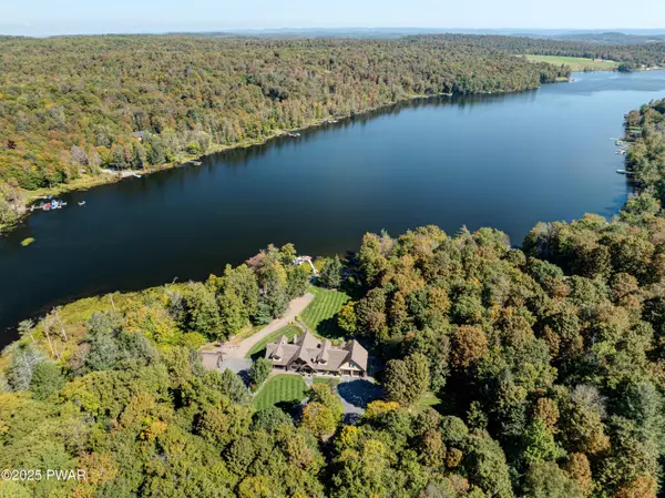 19 Rambling Brook LN, Equinunk, PA 18417