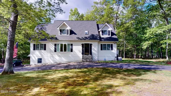 199 Spruce Run DR, Dingmans Ferry, PA 18328