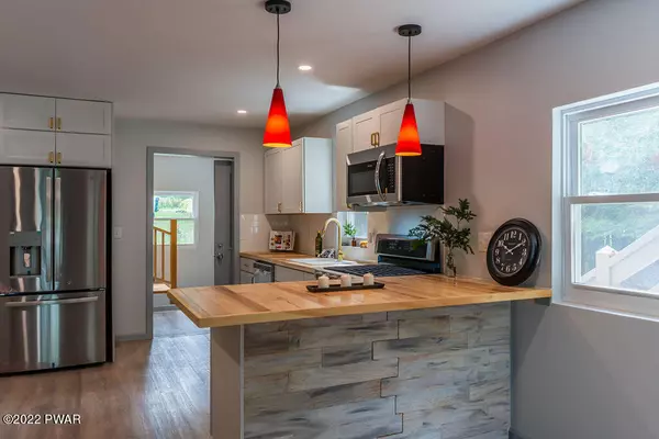 Equinunk, PA 18417,577 Duck Harbor RD