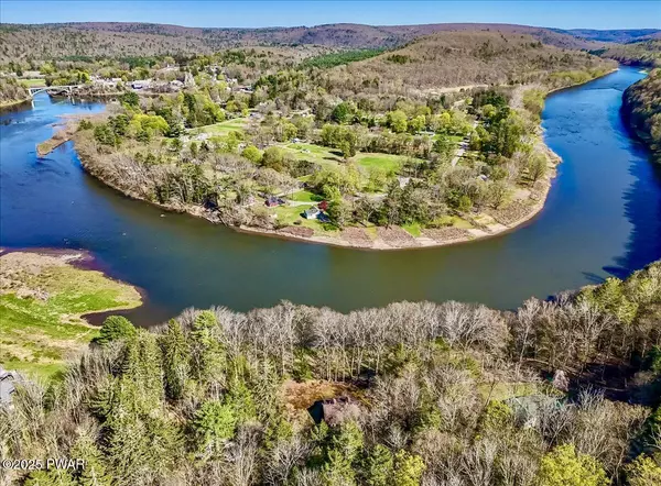 Beach Lake, PA 18405,564A Peggy Runway RD