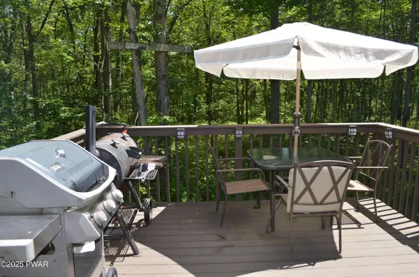 Greeley, PA 18425,292 Well RD