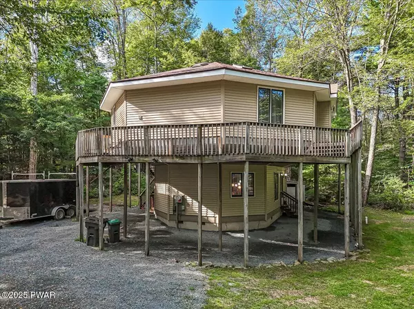 Hawley, PA 18428,173 Covered Bridge DR