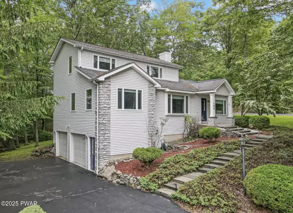 106 Legends CT, East Stroudsburg, PA 18302