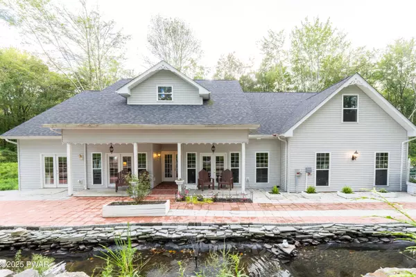 126 Blue Heron WAY, Hawley, PA 18428