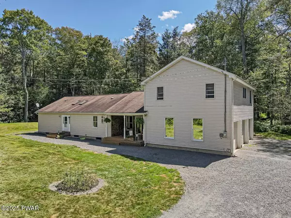 344 Huckleberry RD,  Newfoundland,  PA 18445