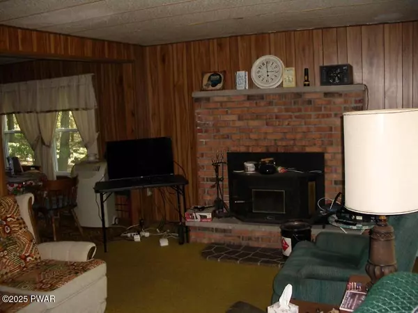 Hawley, PA 18428,61 Windsor RD