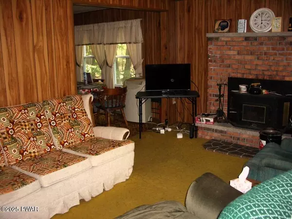 Hawley, PA 18428,61 Windsor RD