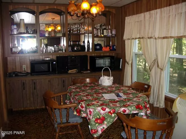 Hawley, PA 18428,61 Windsor RD