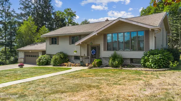 399 Lillibridge ST, Peckville, PA 18452