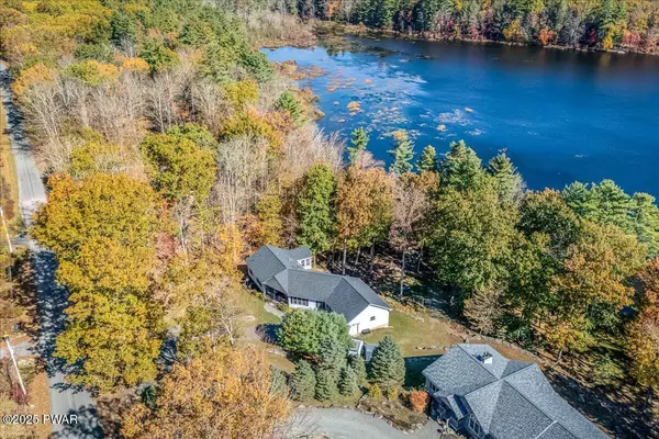 Hawley, PA 18428,320 Tinkwig DR