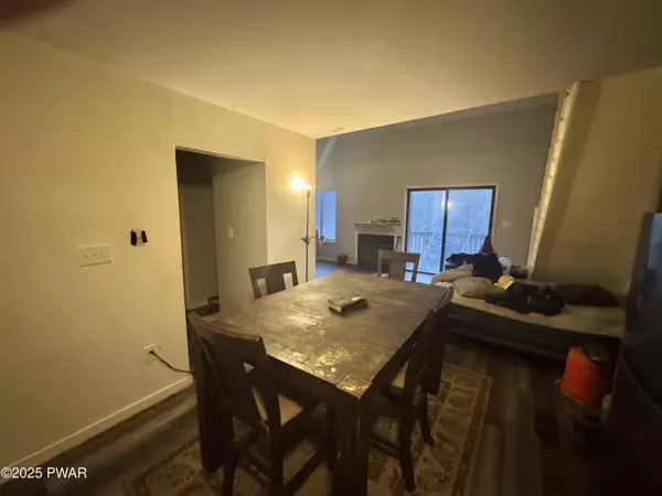 Bushkill, PA 18324,128 Meadow View CT