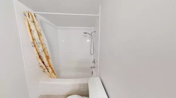 7240 Lindsay RD #213 Richmond, BC V7C 3M6