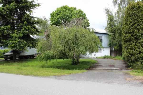 8815 Cook CRES Richmond, BC V6Y 1X1