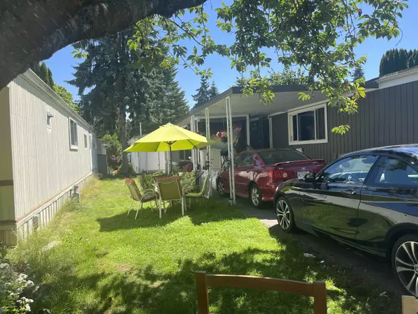 Surrey, BC V3W 5Y4,7790 King George Boulevard . #16