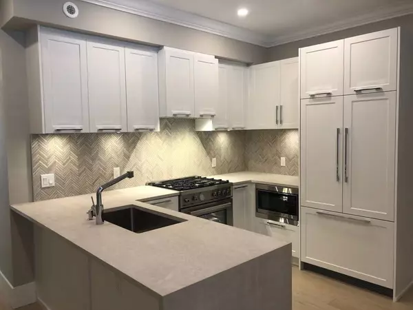 Vancouver, BC V5X 2Y4,7529 Yukon ST